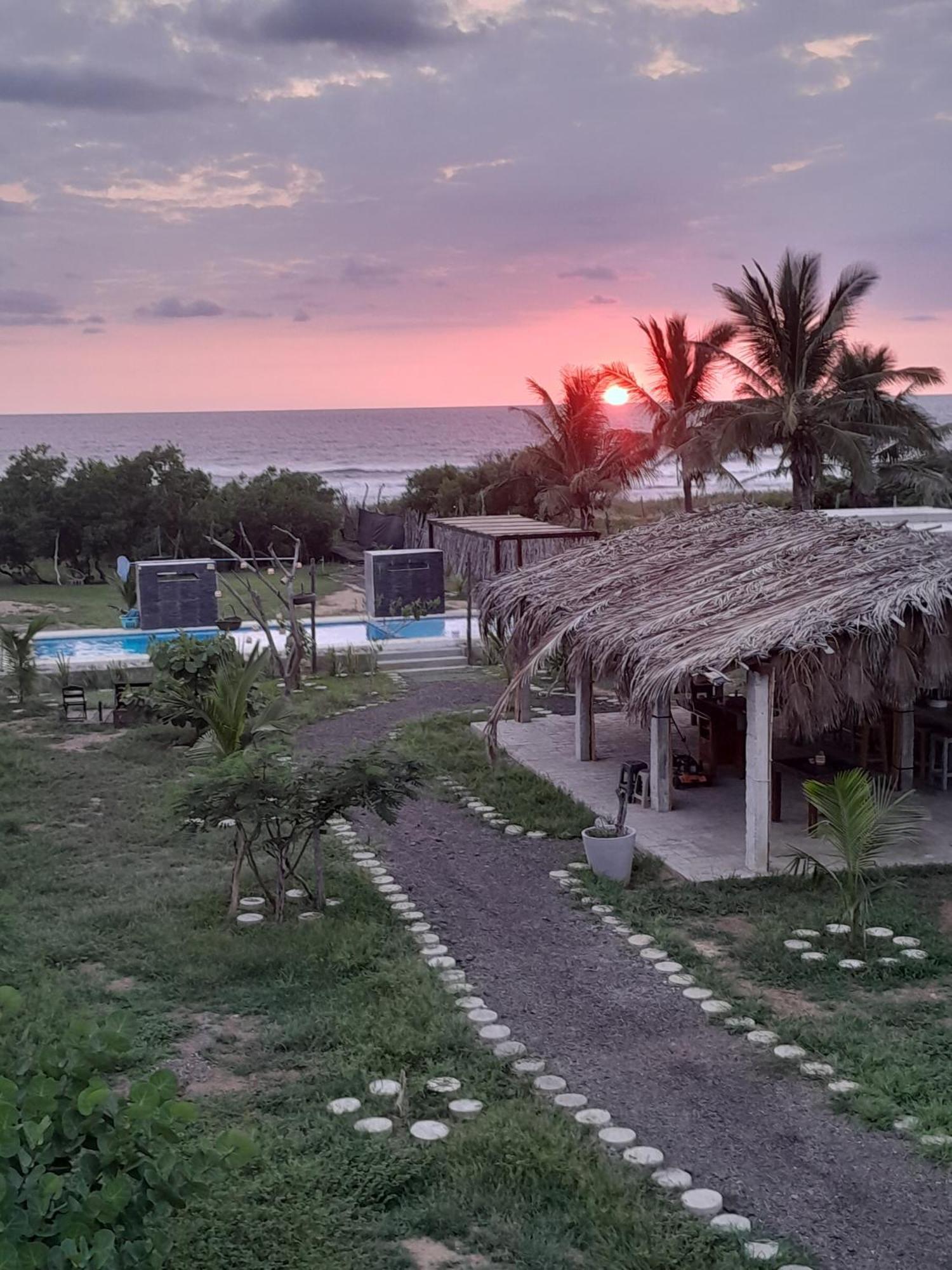 Tres Velas Surf Celestino Gazca Villasenor Esterno foto