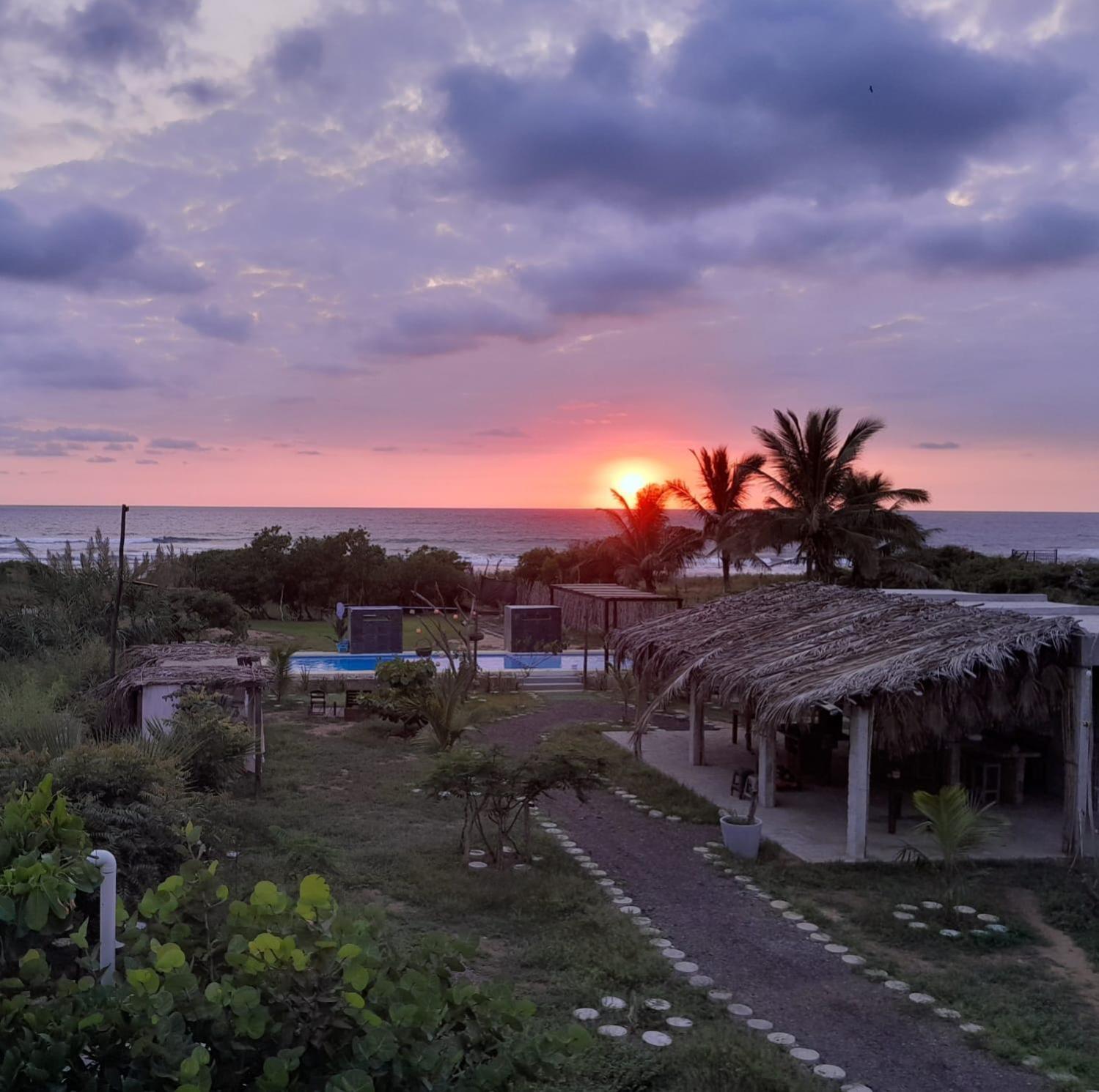 Tres Velas Surf Celestino Gazca Villasenor Esterno foto